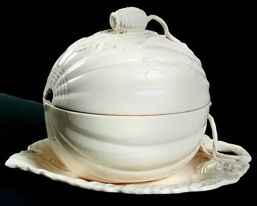 Originals Gravy Boat w/Attached Underplate & Lid by Royal Creamware-1