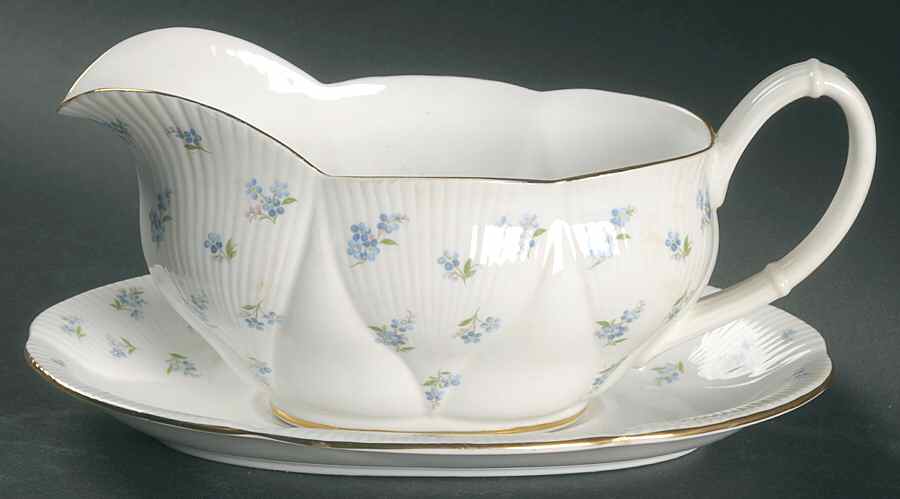 Blue Heaven (Fan Embossed) Gravy Boat & Underplate by Royal Albert-1