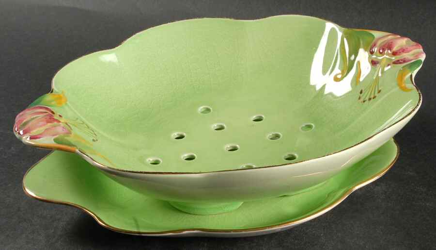 Tiger Lily Green Large Pierced Berry Bowl by Royal Winton-1