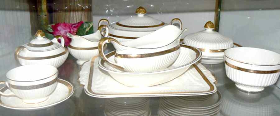 ROI37 Gravy Boat by Royal Ivory (Czech, Germany)-1