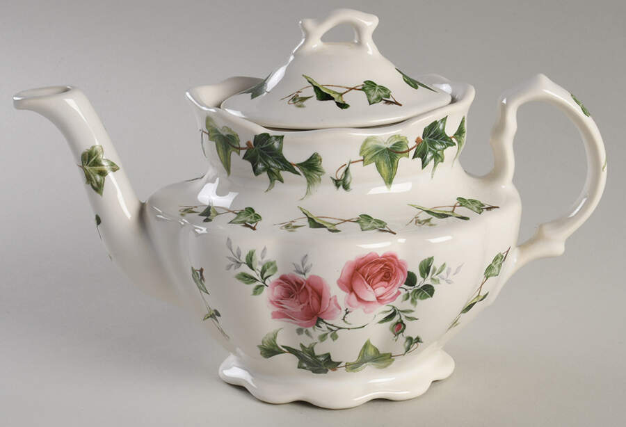 Ivy Rose Teapot & Lid by Royal Crownford-1
