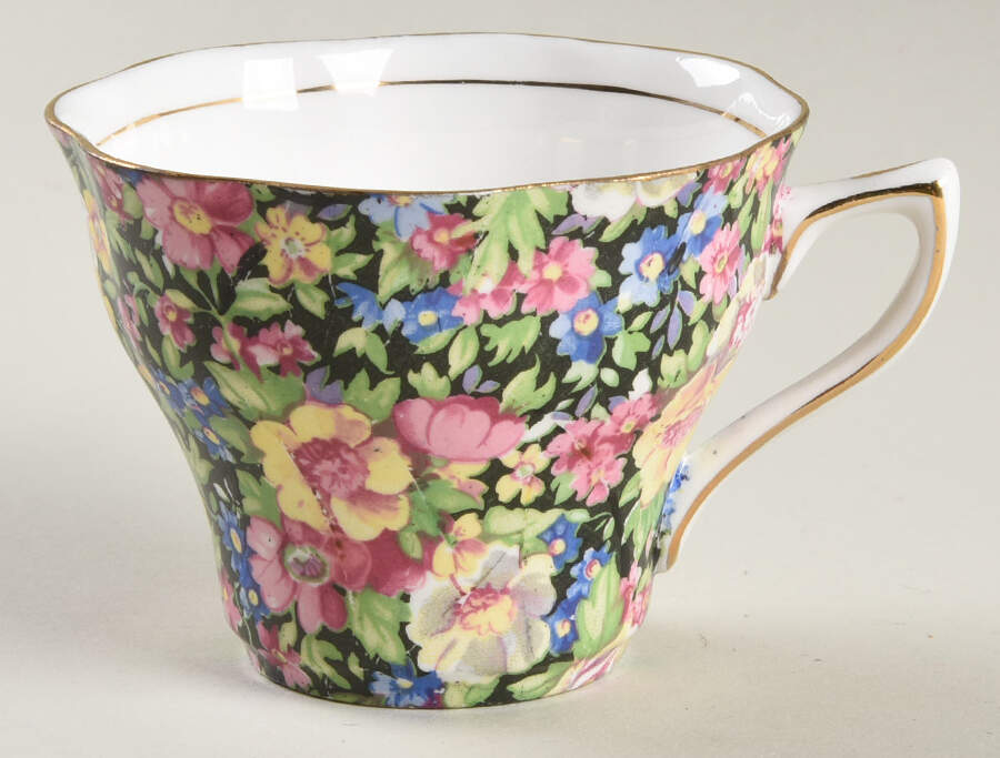 RIA36 Flat Cup by Rosina-Queens-1