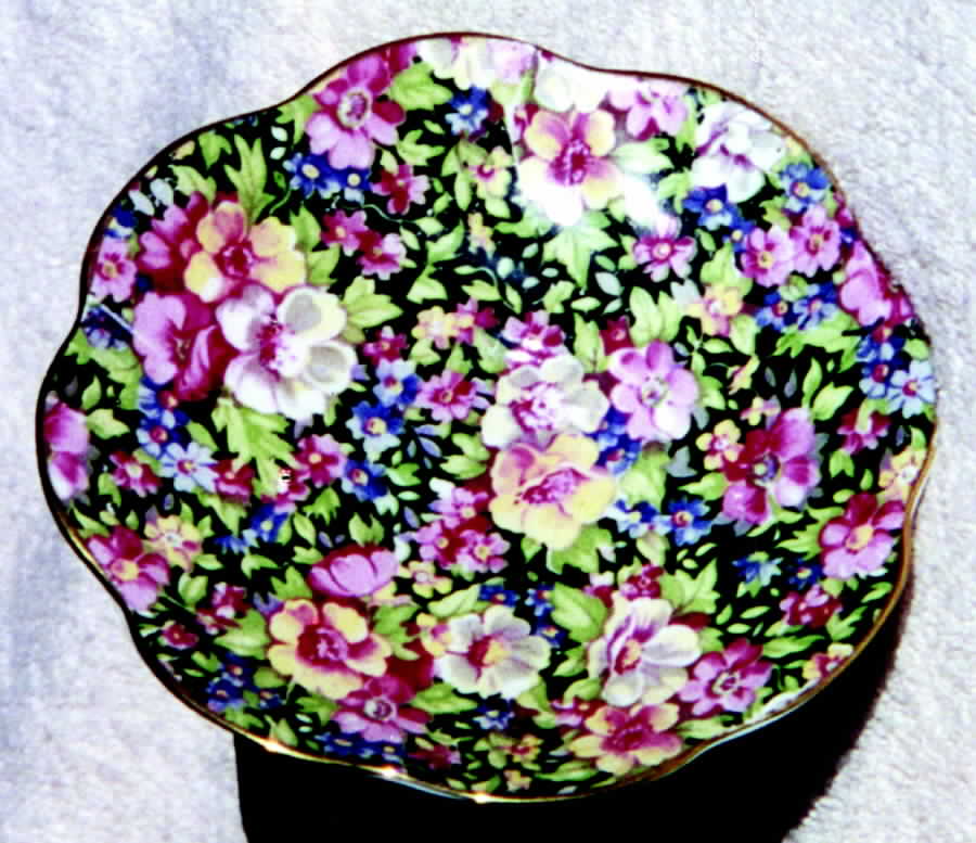 RIA36 Saucer by Rosina-Queens-1