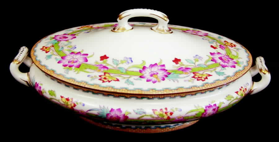 E2924 (Smooth) Oval Covered Vegetable by Royal Doulton-1