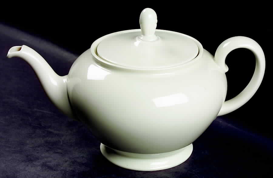 Aida (Cream) Teapot & Lid by Rosenthal - Continental-1