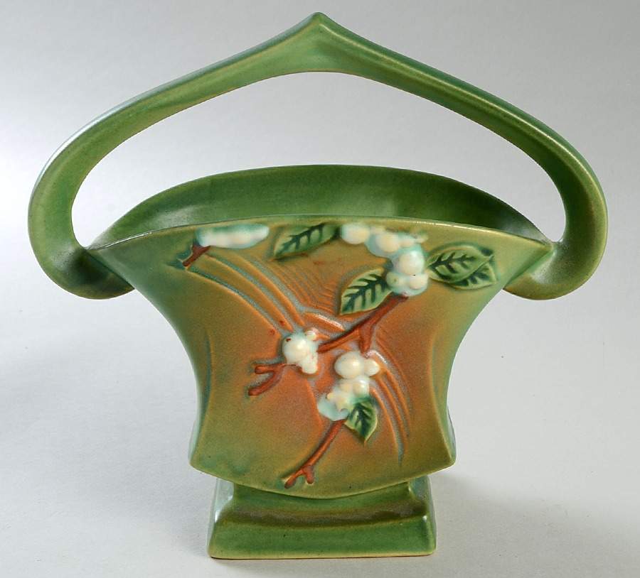 Snowberry Fern Green 7" Handled Basket by Roseville-1