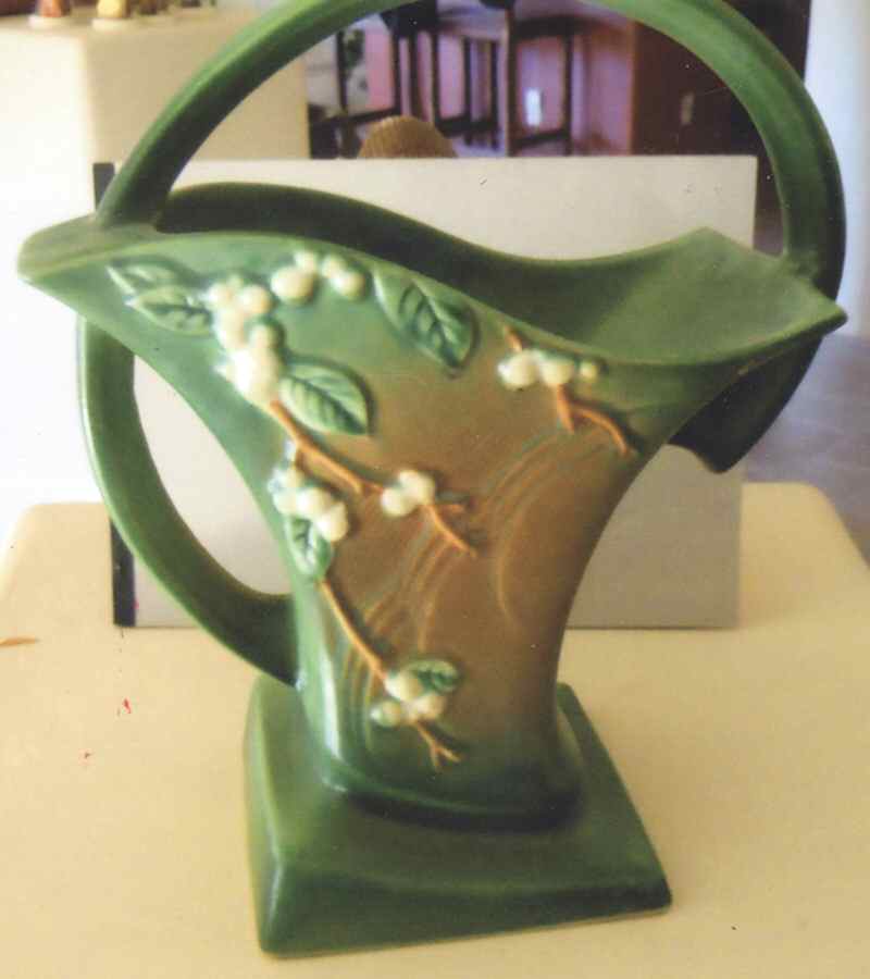 Snowberry Fern Green 12" Handled Basket by Roseville-1