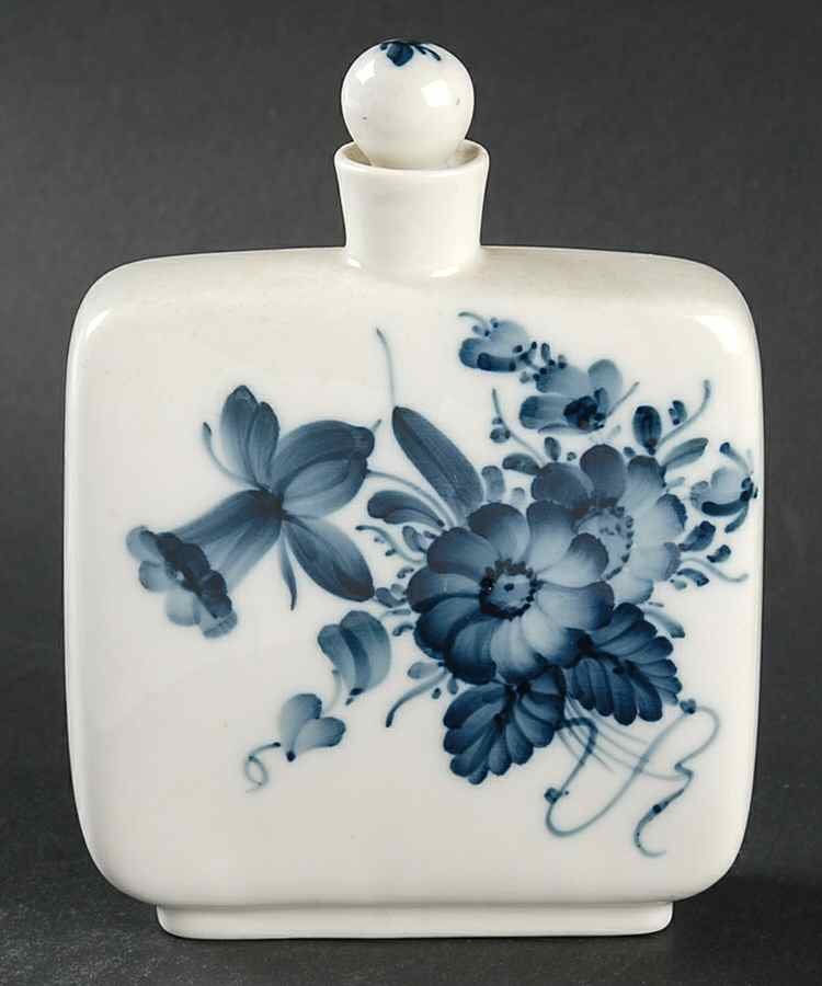 Blue Bouquet Tea Caddy & Lid by Royal Copenhagen-1