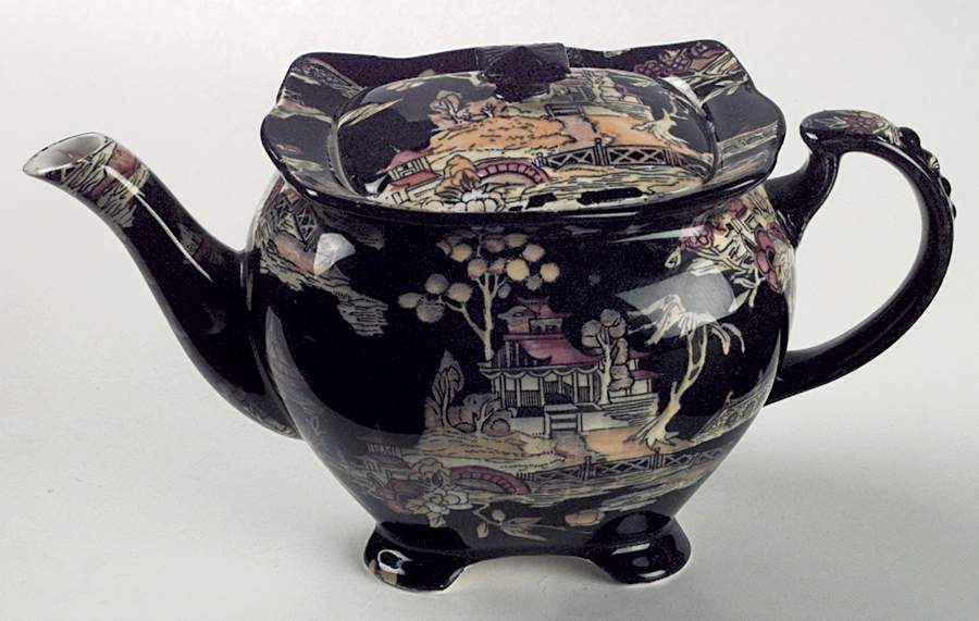 Pekin Black (No Trim) Late Athena Teapot & Lid by Royal Winton-1