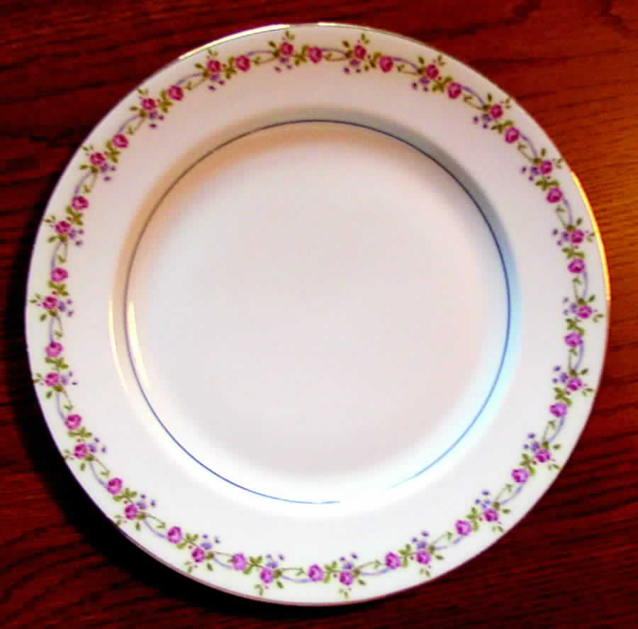 ROB242 Dinner Plate by Royal Bayreuth-1