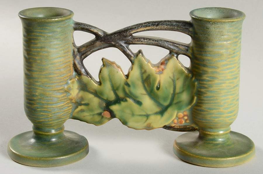 Bushberry (Green Background) Gate Vase (Double Bud) by Roseville-1