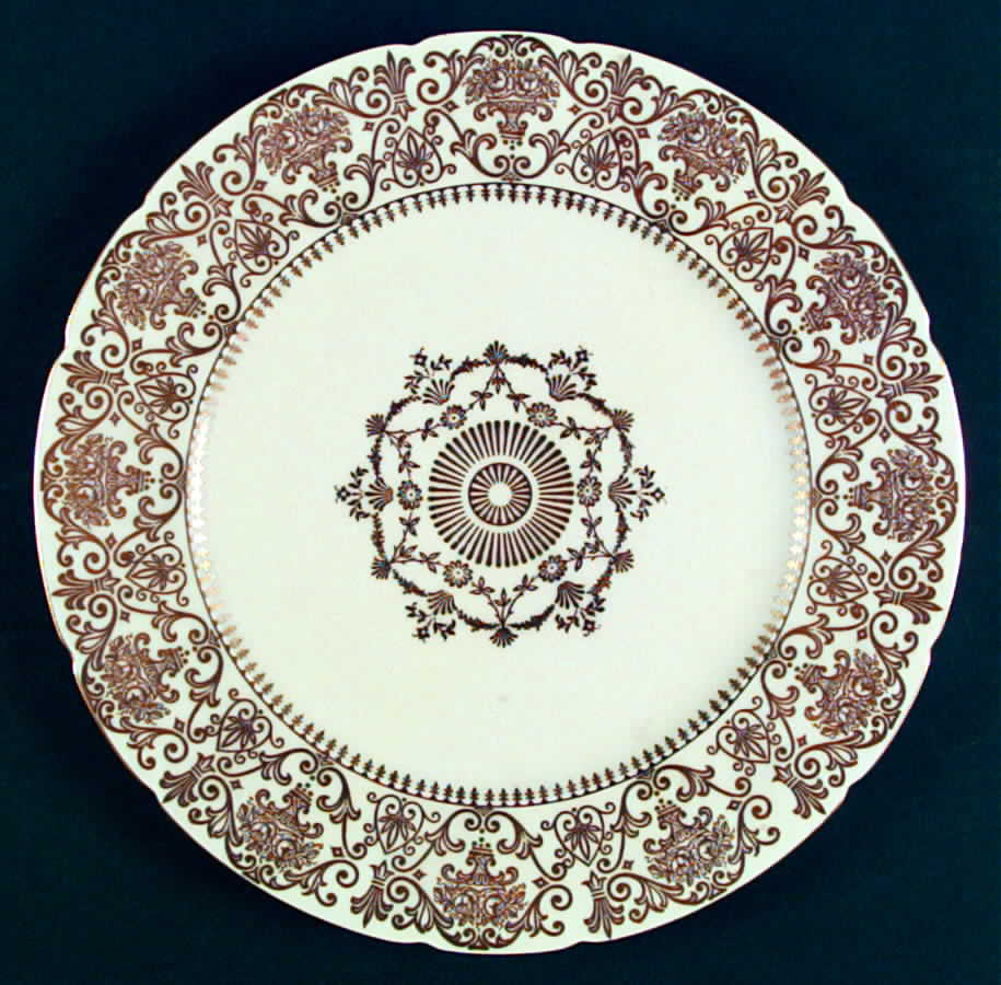 ROI140 Dinner Plate by Royal Ivory (Czech, Germany)-1