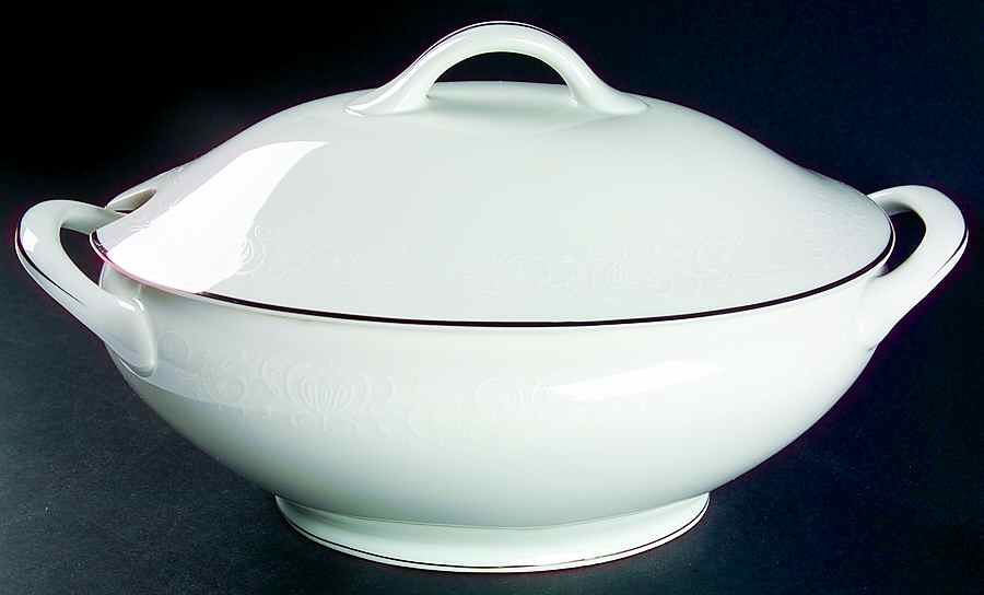 Emmy Oval Tureen & Lid by Rose (Japan)-1
