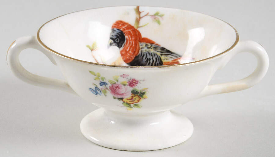 H1422 Footed Bouillon Cup by Royal Doulton-1