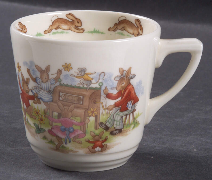 Bunnykins (Casino Shape) Flat Casino Shape Cup by Royal Doulton-1