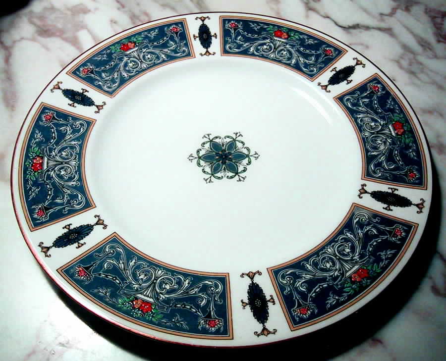 C2234 Dinner Plate by Royal Worcester-1