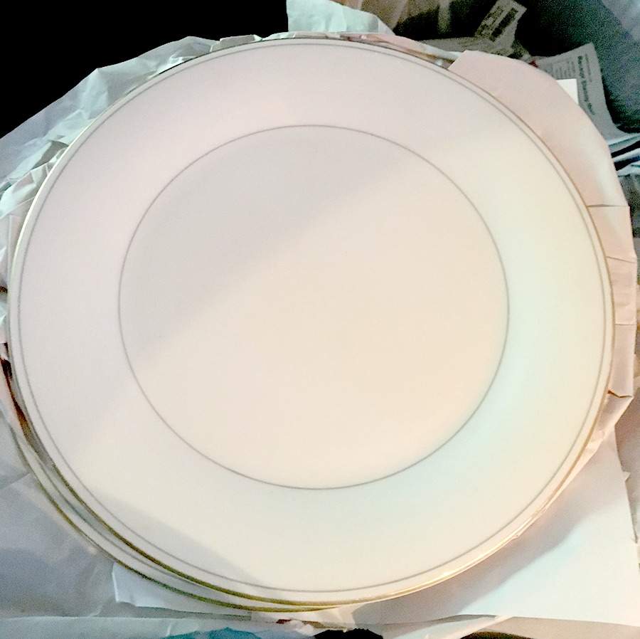 Lumiere Service Plate (Charger) by Royal Doulton-1