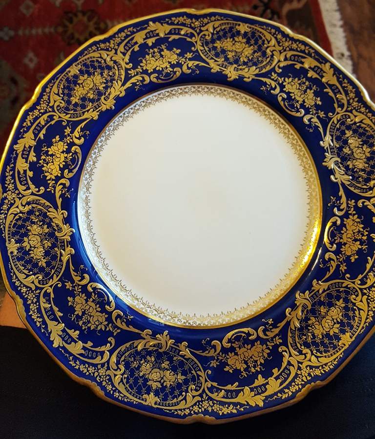 HB9025 Dinner Plate by Royal Doulton-1