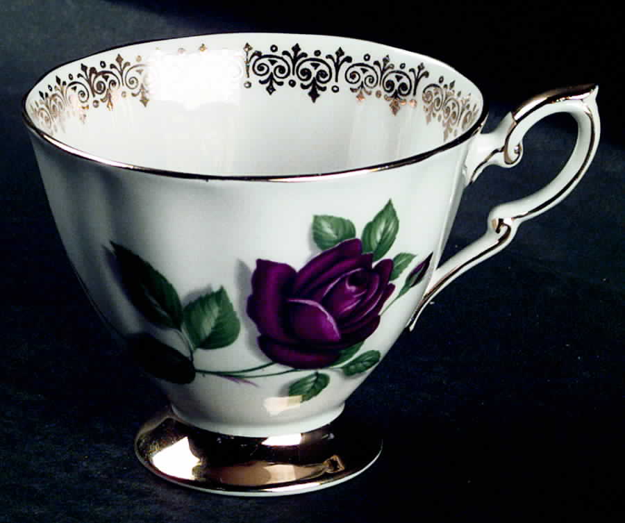 Red Velvet Footed Cup by Royal Standard-1