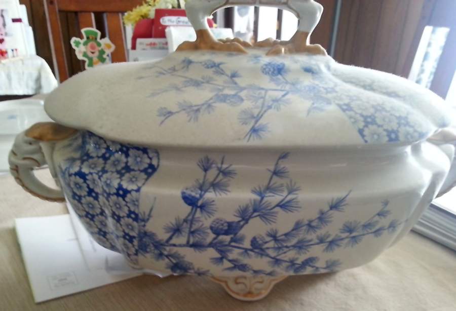 RW102 Tureen &  Lid by Royal Worcester-1