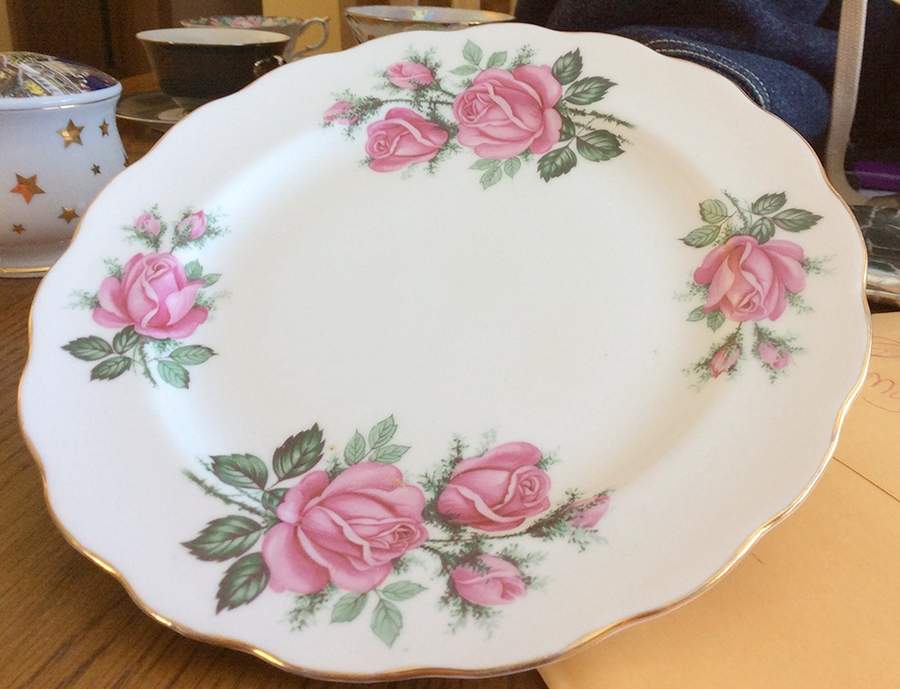 3632 Dinner Plate by Royal Vale-1