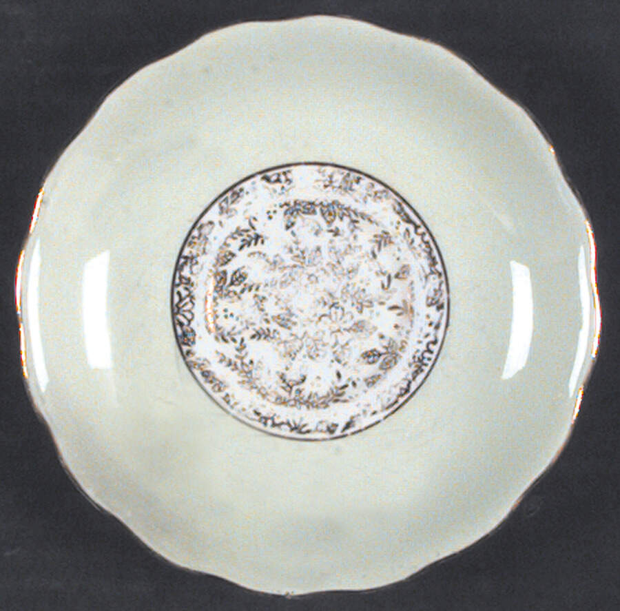 6860 Saucer by Royal Vale-1