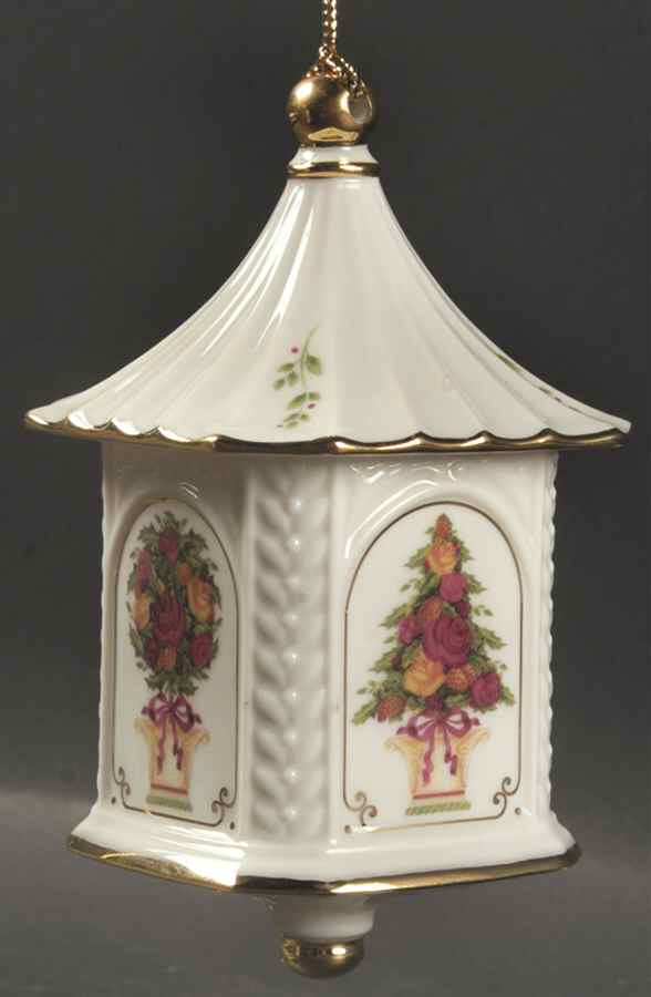 Seasons of Colour Red Ornament by Royal Albert-1