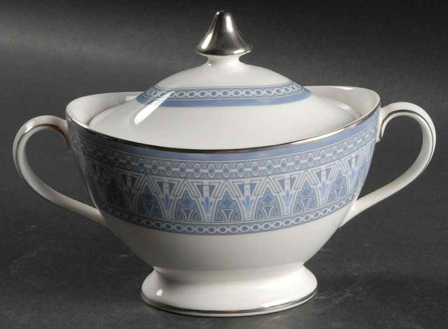 Rossetti Sugar Bowl & Lid by Royal Doulton-1