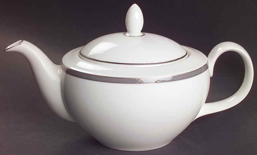 Broadway Teapot & Lid by Royal Doulton-1