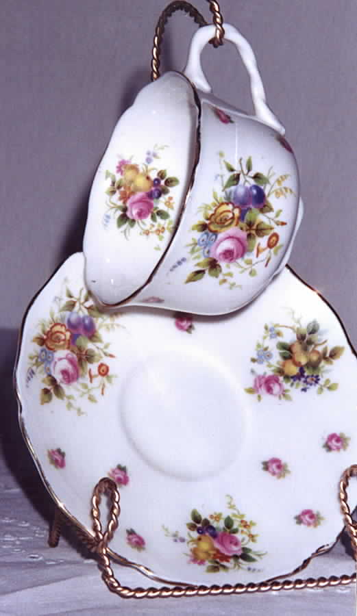 E4401 Footed Cup & Saucer Set by Royal Doulton-1