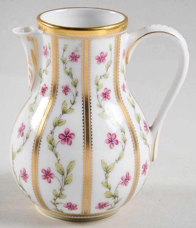 Roseraie Creamer by Royale (France)-1
