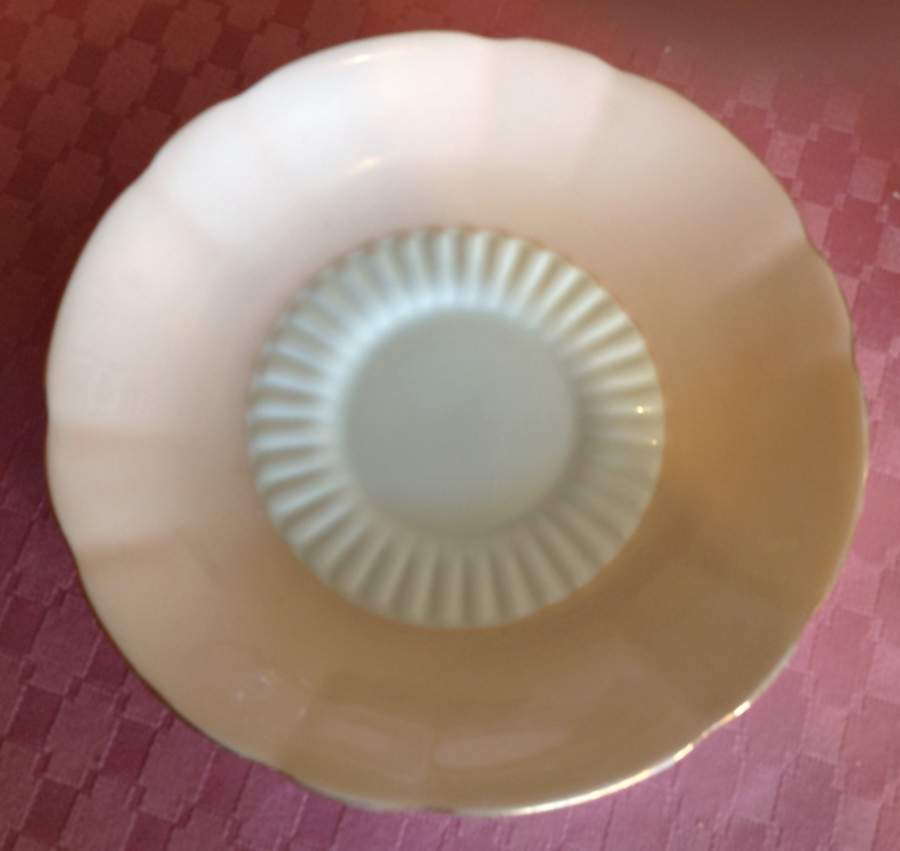 RLY11 Saucer by Roslyn (England)-1