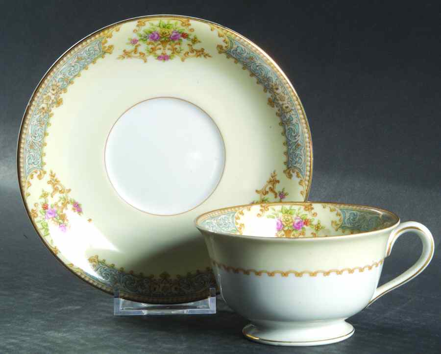 RO72 Footed Cup & Saucer Set by Rose (Japan)-1