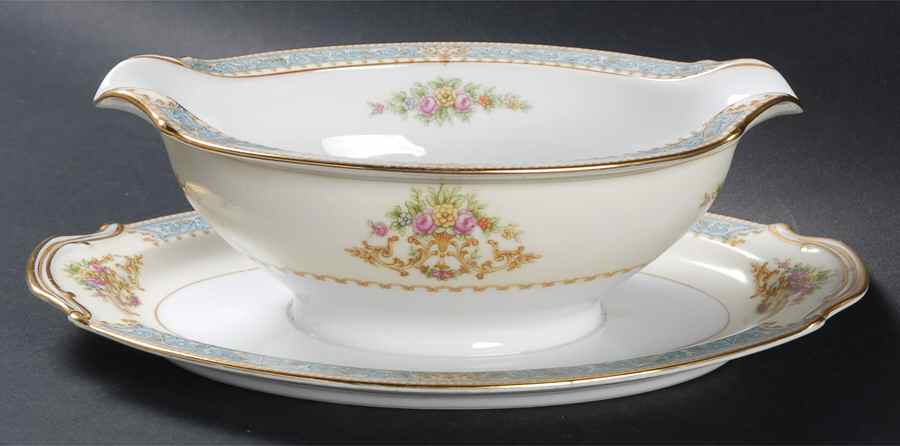 RO72 Gravy Boat with Attached Underplate by Rose (Japan)-1