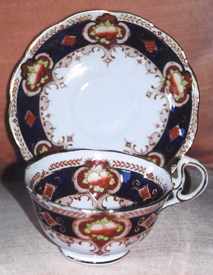 ROA90 Footed Cup & Saucer Set by Royal Albert-1