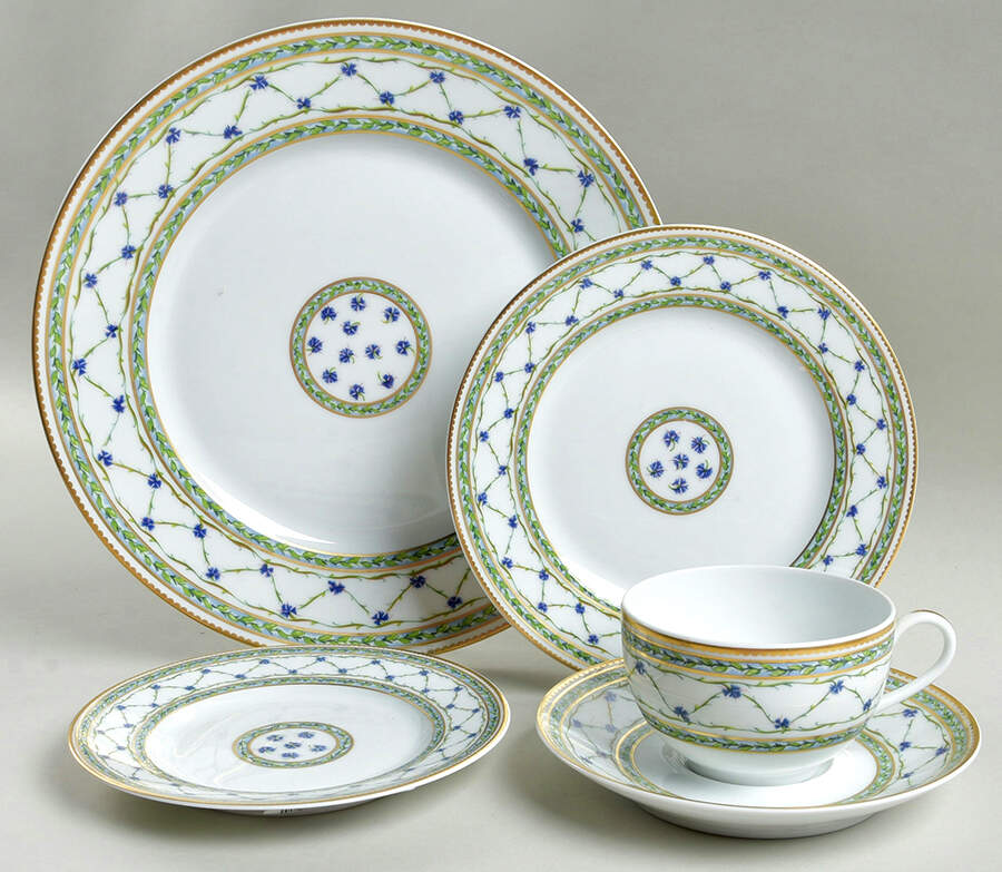 Allee Royale 40 Piece Estate Set by Raynaud-1