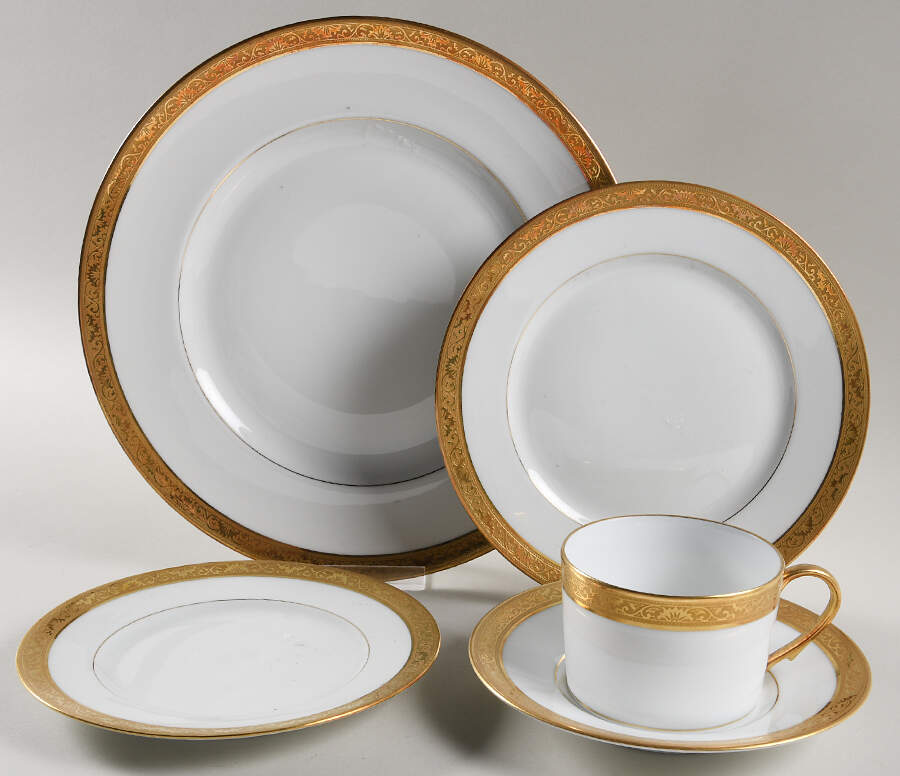 Ambassador Gold (White) 40 Piece Estate Set by Raynaud-1