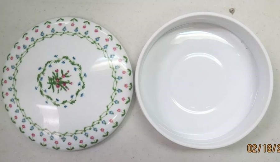 Lafayette Lid for Round Box by Raynaud-1