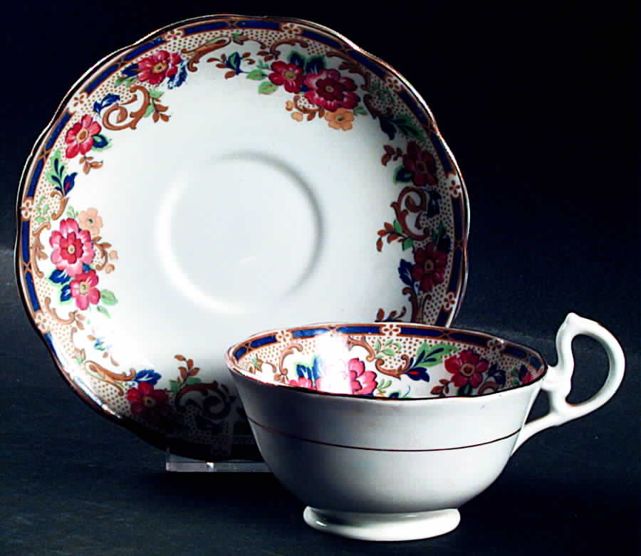 7577 Footed Cup & Saucer Set by Royal Albert-1
