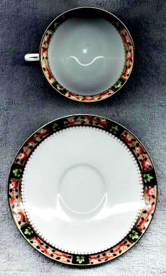 6571 Flat Cup & Saucer Set by Royal Albert-1