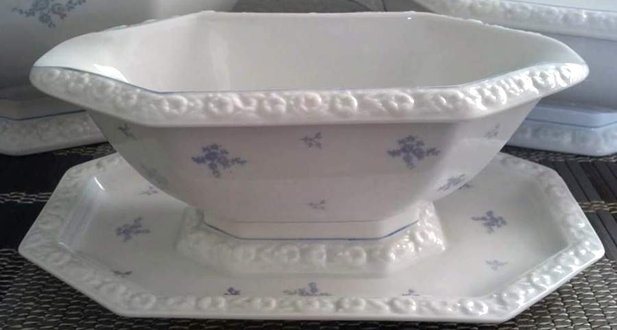R1087 Gravy Boat with Attached Underplate by Rosenthal - Continental-1