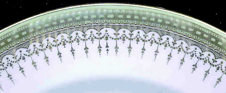 E4865 Dinner Plate by Royal Doulton-1