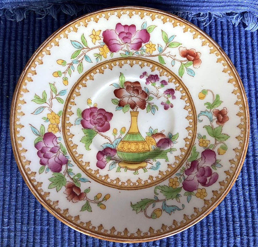 L7154 Saucer by Royal Cauldon-1