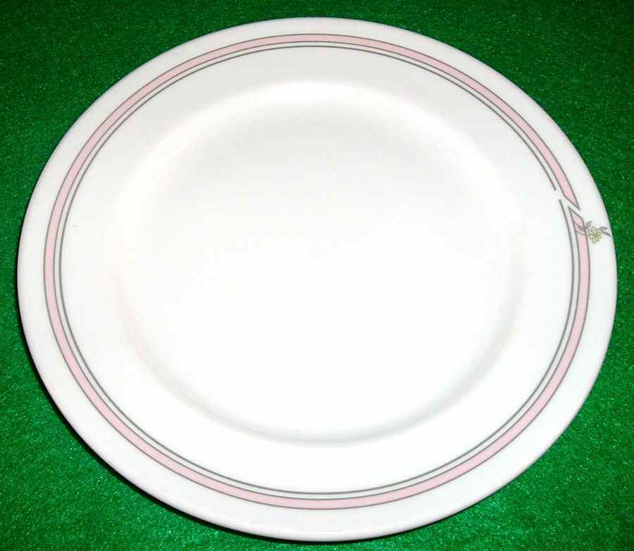 RD135 Dinner Plate by Royal Doulton-1