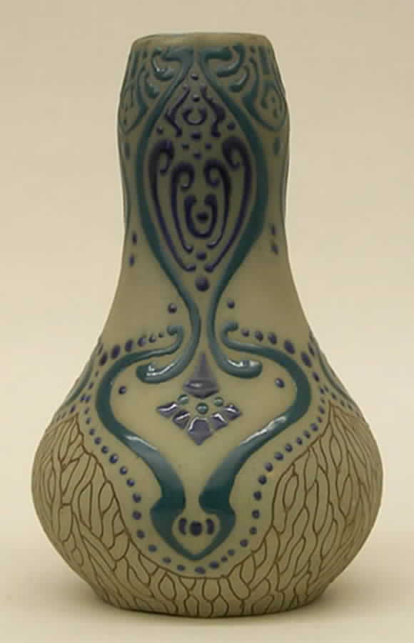 Fudji 8" Vase by Roseville-1