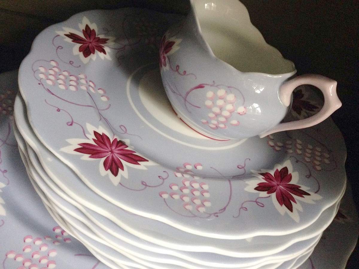 2547 Creamer by Royal Albert-1