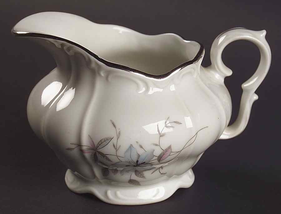 RBO6 Creamer by Royal Bohemian-1