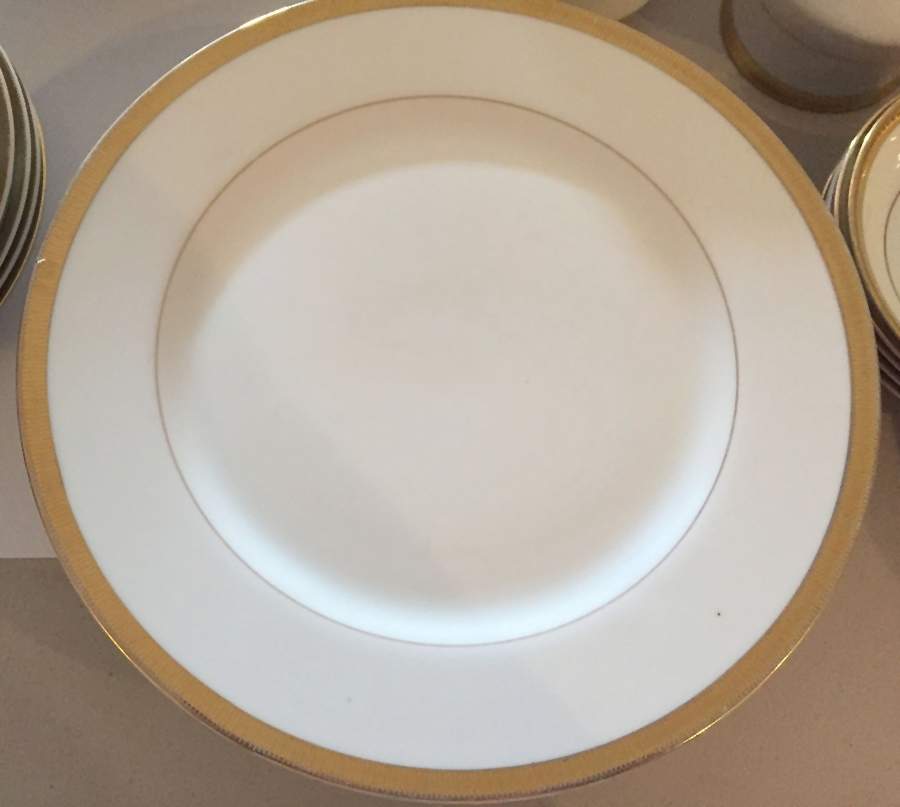 Suffolk Dinner Plate by Royal M-Mita-1