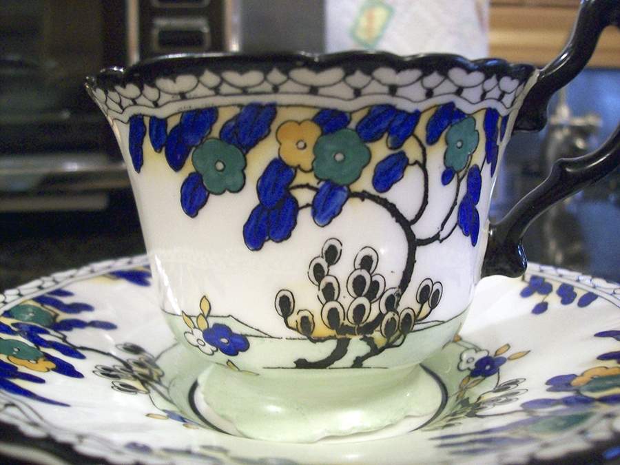 RD141 Footed Cup & Saucer Set by Royal Doulton-1