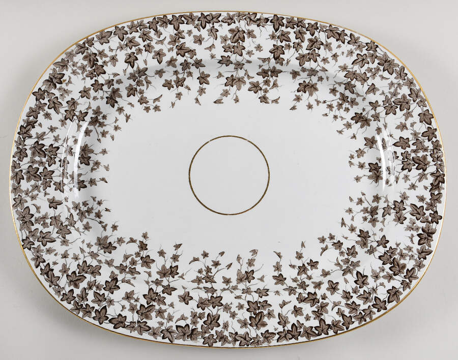 RW118 19" Oval Serving Platter by Royal Worcester-1